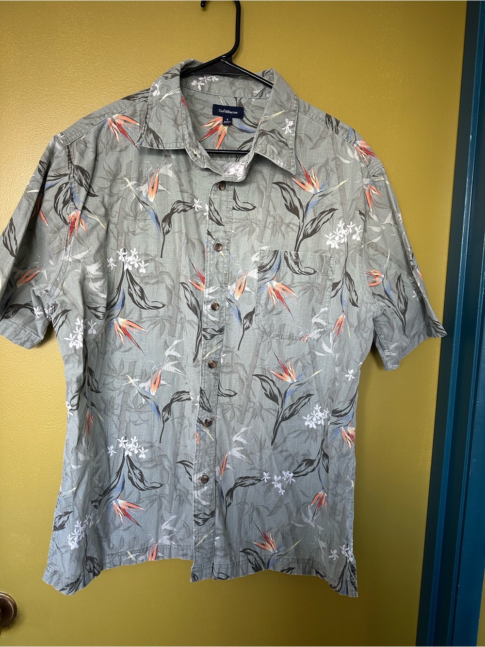 Croft and Barrow Gray Floral Short-Sleeve Men's Shirt large